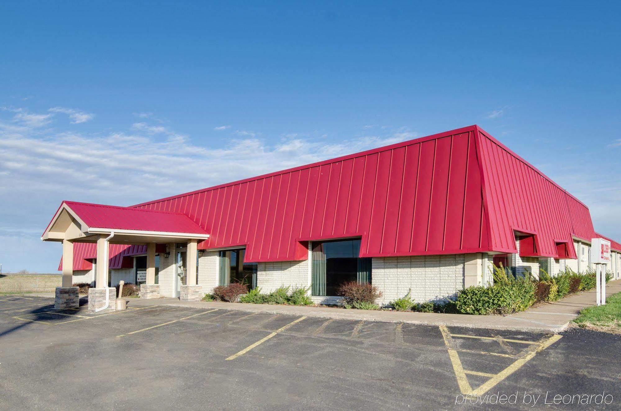 Americas Best Value Inn Салина Экстерьер фото