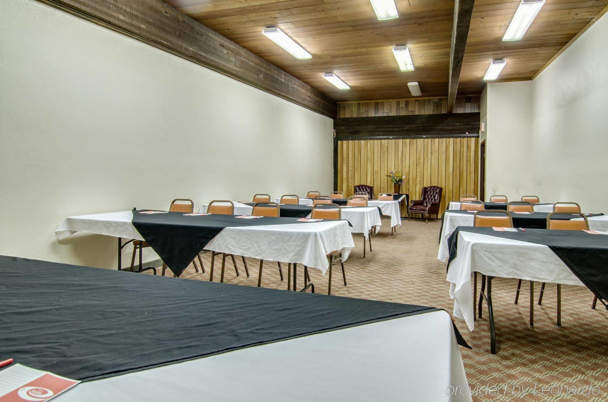 Americas Best Value Inn Салина Экстерьер фото